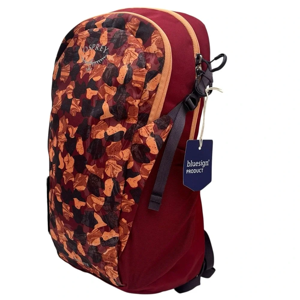 Osprey Womens Daylite 13 L Backpack Liquify Print-Kakio Burgundy Fits 14
